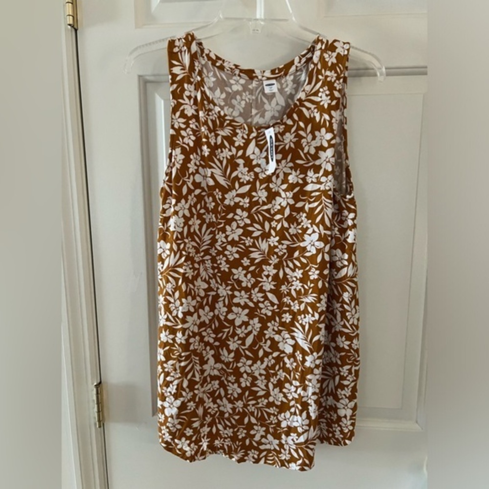 Old Navy Sleeveless Tank, Large NWT